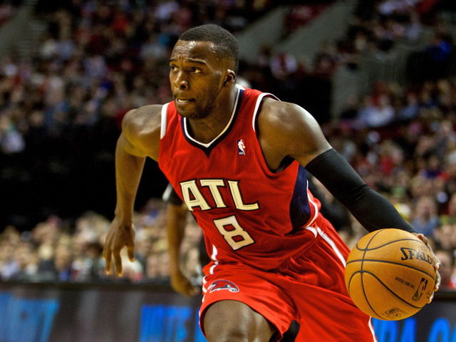 Hawks' Shelvin Mack to undergo surgery on separated shoulder
