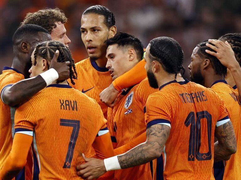 Internationale vriendschappelijke wedstrijden: Nederlandse thrash ineenstorting Schotland, Colombia verstoren Spanje