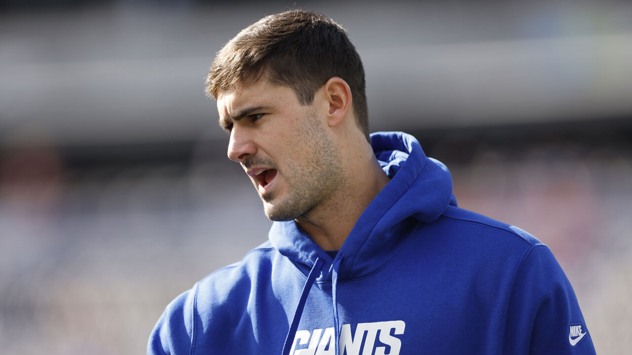 EAST RUTHERFORD, NEW JERSEY - OCTOBER 22: Daniel Jones #8 of the New York Giants looks on before the game against the Washington Commanders at MetLife Stadium on October 22, 2023 in East Rutherford, New Jersey.