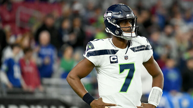 GLENDALE, ARIZONA - JANUARY 07: Geno Smith #7 of the Seattle Seahawks looks on before the game against the Arizona Cardinals at State Farm Stadium on January 07, 2024 in Glendale, Arizona.