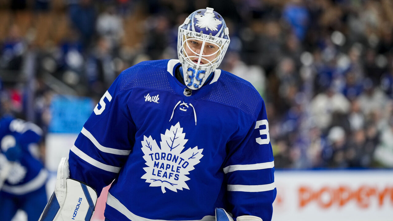 Matthews scores twice to reach 57 this season, Leafs rout Capitals