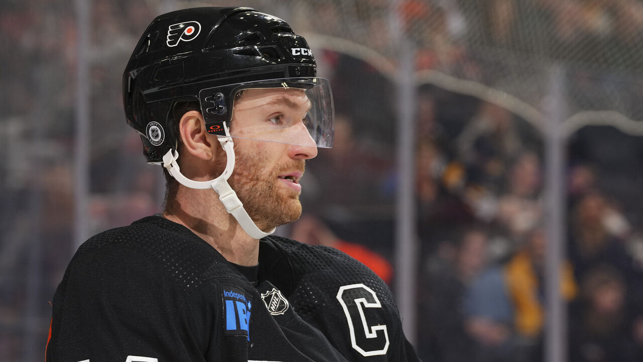 PHILADELPHIA, PENNSYLVANIA - MARCH 23: Sean Couturier #14 of the Philadelphia Flyers looks on against the Boston Bruins in the second period at the Wells Fargo Center on March 23, 2024 in Philadelphia, Pennsylvania.
