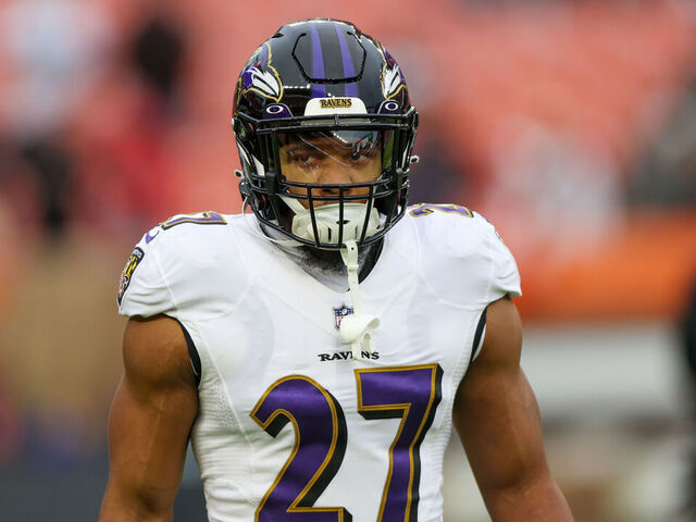 Report: J.K. Dobbins to visit Chargers | theScore.com