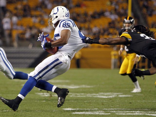 Falcons sign Jabin Sambrano