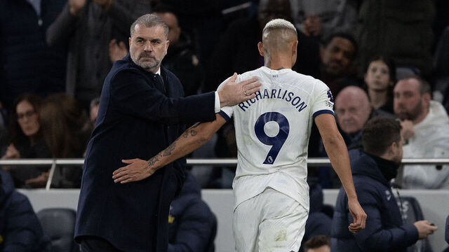 LONDON, ENGLAND - DECEMBER 23: de Andrade Richarlison of Tottenham Hotspur leaves the pitch greeted by manager Ange Postecoglou during the Premier League match between Tottenham Hotspur and Everton FC at Tottenham Hotspur Stadium on December 23, 2023 in London, England.