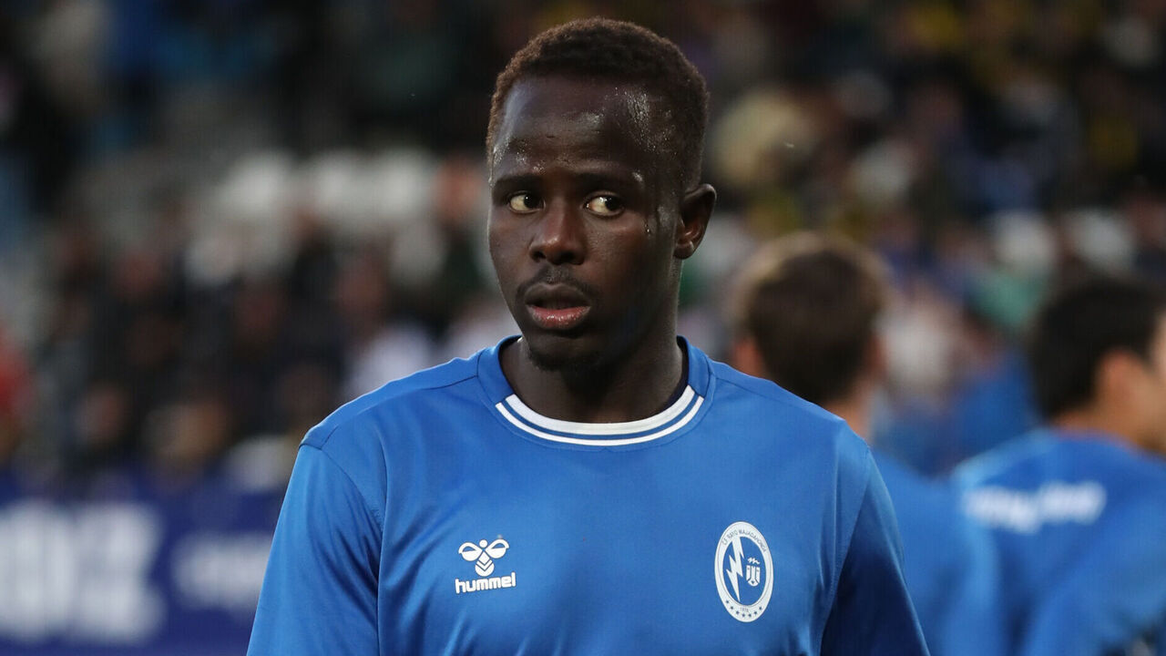 Cheikh Kane Sarr goalkeeper of Rayo Majadahonda in warm up iduring the spanish football First RFEF Division Group A JOR 12 between SD Ponferradina and Rayio Majadahonda at Stadium Municipal of El Toralin on November 12, 2023 in Ponferrada (Spain)