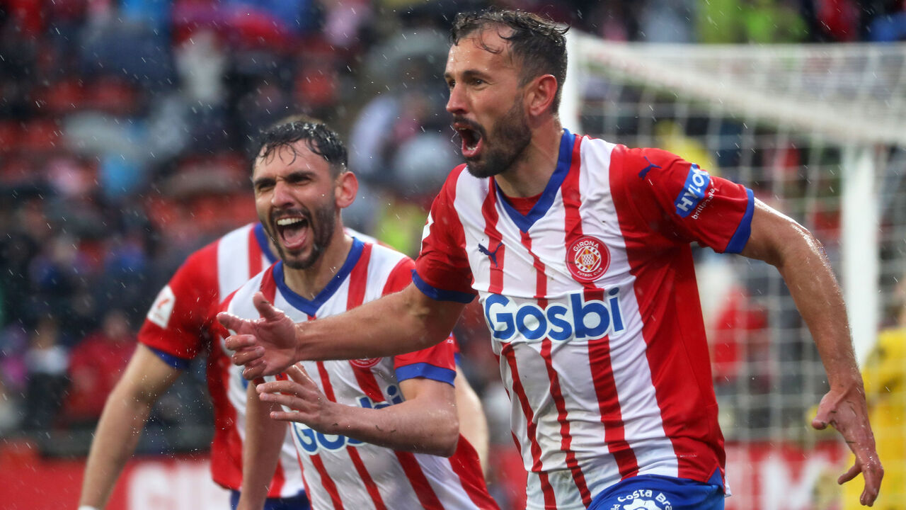 Cristhian Stuani is celebrating a goal during the match between Girona FC and Real Betis Balompie for week 30 of LaLiga EA Sports, played at Montilivi Stadium in Girona, Spain, on March 31, 2024.