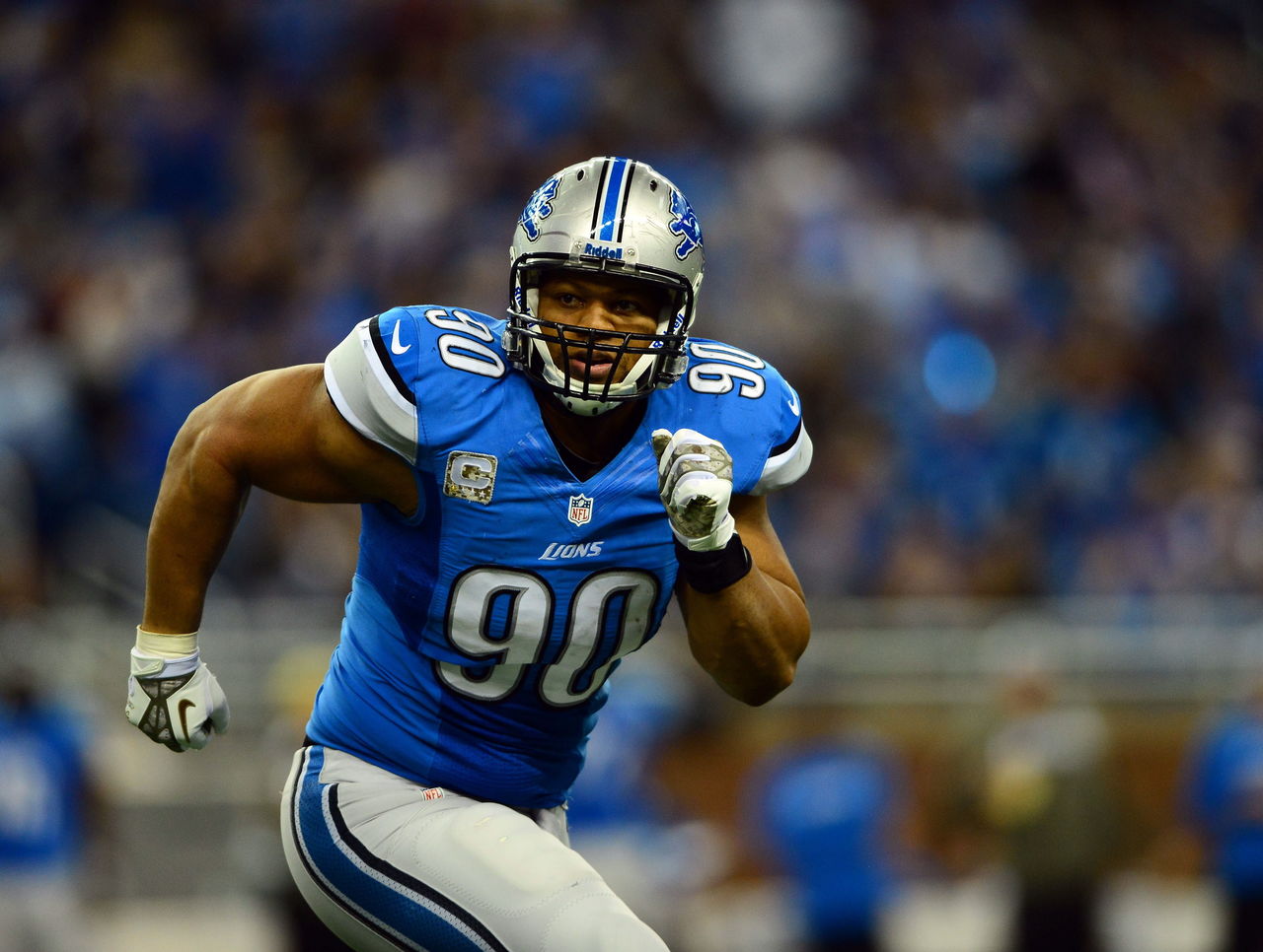 GIF: Lions' Ndamukong Suh rocks Chad Henne with late hit