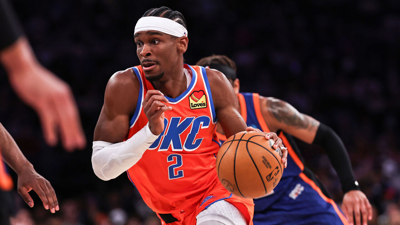 NEW YORK, NEW YORK - MARCH 31: Shai Gilgeous-Alexander #2 of the Oklahoma City Thunder drives to the basket during the third quarter of the game against the New York Knicks at Madison Square Garden on March 31, 2024 in New York City.