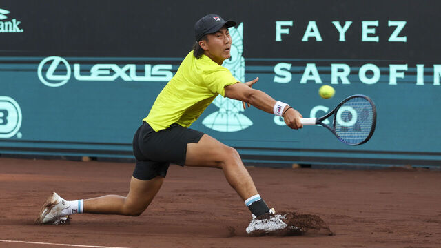 HOUSTON, TX - APRIL 01: Rinky Hijikata (AUS) in action during the US Clay Court Championship at River Oaks Country Club on April 1, 2024 in Houston, Texas.