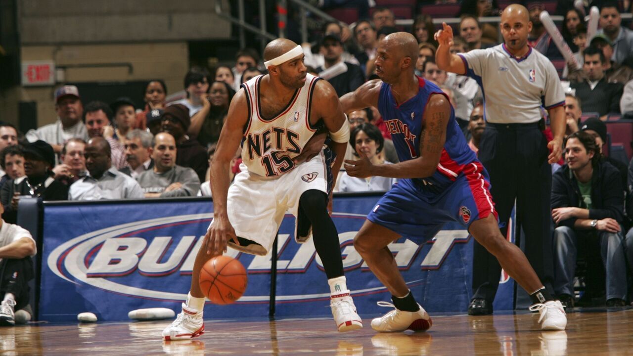 UNITED STATES - JANUARY 11: Basketball: New Jersey Nets Vince Carter (15) in action vs Detroit Pistons Chauncey Billups (1), East Rutherford, NJ 1/11/2005