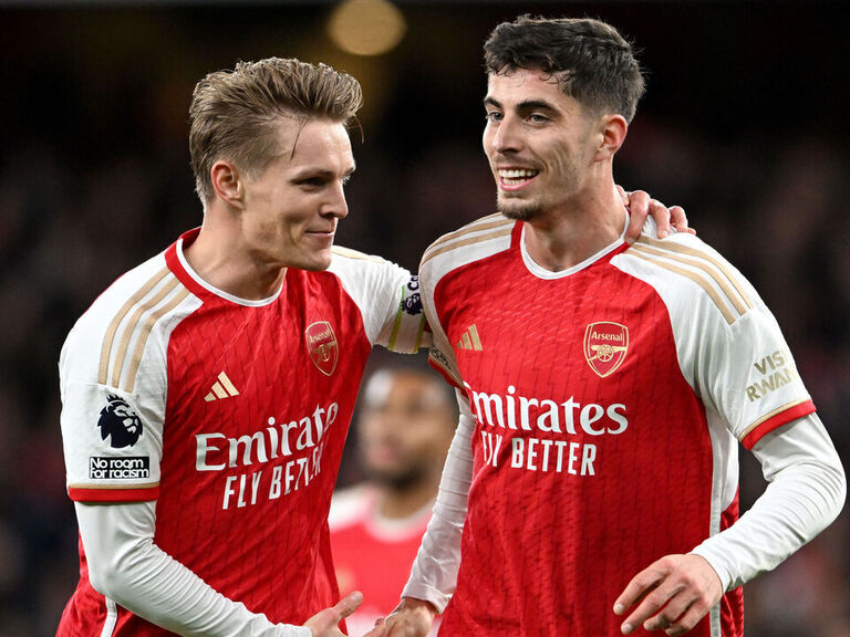 Arsenal cruise past Luton, return to Premier League summit Arsenal cruise past Luton, return to Premier League summit