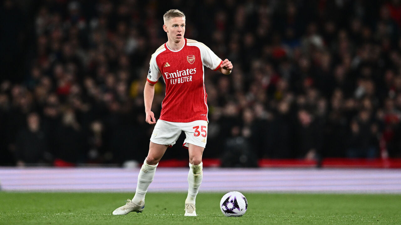 LONDON, ENGLAND - APRIL 3: Oleksandr Zinchenko of Arsenal FC controls ball during the Premier League match between Arsenal FC and Luton Town at Emirates Stadium on April 3, 2024 in London, England.