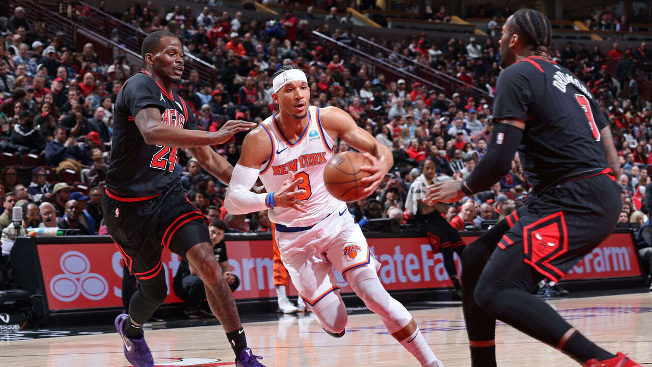CHICAGO, IL - APRIL 5: Josh Hart #3 of the New York Knicks drives to the basket during the game against the Chicago Bulls on April 5, 2024 at United Center in Chicago, Illinois. Mandatory Copyright Notice: Copyright 2024 NBAE