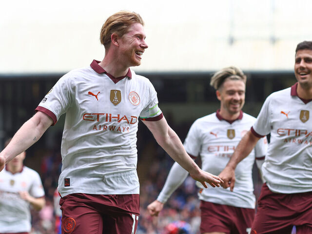 LONDON, ENGLAND - APRIL 6: Kevin de Bruyne of Manchester City celebrates his second goal during the Premier League match between Crystal Palace and Manchester City at Selhurst Park on April 6, 2024 in London, England.