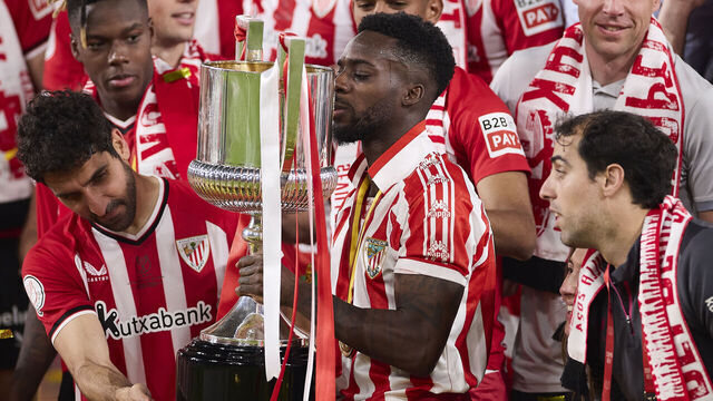 SEVILLE, SPAIN - APRIL 06: Inaki Williams of Athletic Club celebrates the victory of the Spanish Copa del Rey after the Spanish Copa del Rey final football match between Athletic Club and RCD Mallorca at la Cartuja stadium in Seville, Spain, on April 06, 2024.