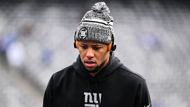 EAST RUTHERFORD, NEW JERSEY - DECEMBER 31: Saquon Barkley #26 of the New York Giants warms up prior to a game against the Los Angeles Rams at MetLife Stadium on December 31, 2023 in East Rutherford, New Jersey.