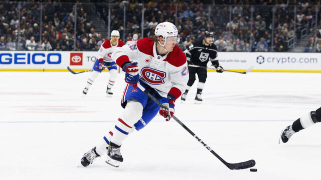 LOS ANGELES, CA - NOVEMBER 25: Montreal Canadiens center Christian Dvorak (28) skates with the puck during Montreal Canadiens game versus the Los Angeles Kings on November 25, 2023, at Crypto.com Arena in Los Angeles, CA.
