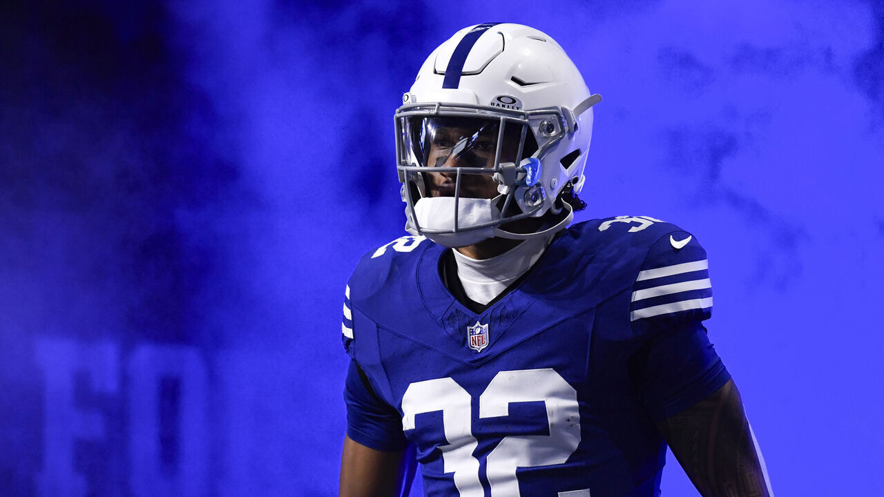 INDIANAPOLIS, IN - DECEMBER 16: Indianapolis Colts Safety Julian Blackmon (32) during player introductions for the NFL game between the Pittsburgh Steelers and the Indianapolis Colts on December 16, 2023, at Lucas Oil Stadium in Indianapolis, Indiana.