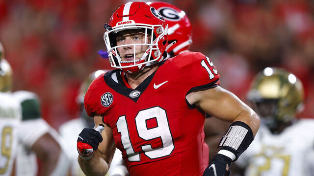 ATHENS, GEORGIA - SEPTEMBER 23: Brock Bowers #19 of the Georgia Bulldogs reacts after a UGA touchdown during the second quarter against the UAB Blazers at Sanford Stadium on September 23, 2023 in Athens, Georgia.