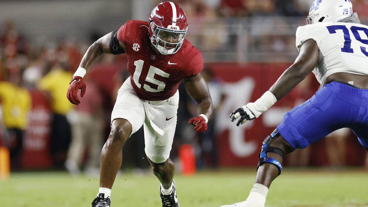 TUSCALOOSA, AL - SEPTEMBER 02: Alabama Crimson Tide linebacker Dallas Turner (15) rushes on defense during a college football game against the Middle Tennessee Blue Raiders on September 02, 2023 at Bryant-Denny Stadium in Tuscaloosa, Alabama.