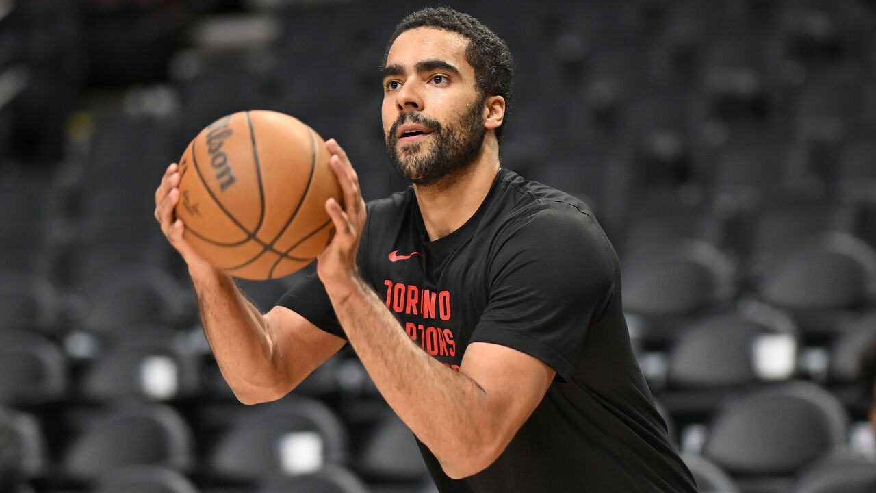 PORTLAND, OREGON - MARCH 09: Jontay Porter #34 of the Toronto Raptors warms up before the game against the Portland Trail Blazers at the Moda Center on March 09, 2024 in Portland, Oregon.
