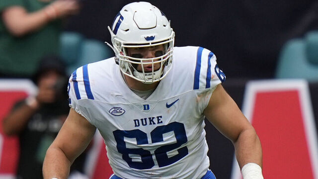 MIAMI GARDENS, FL - OCTOBER 22: Duke Blue Devils offensive lineman Graham Barton (62) looks to make a block during the game between the Duke Blue Devils and the Miami Hurricanes on Saturday, October 22, 2022 at Hard Rock Stadium, Miami Gardens, FL