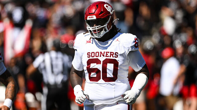 CINCINNATI, OH - SEPTEMBER 23: Oklahoma OL Tyler Guyton (60) during a college football game between the Oklahoma Sooners and Cincinnati Bearcats on September23, 2023 at Nippert Stadium in Cincinnati, OH.