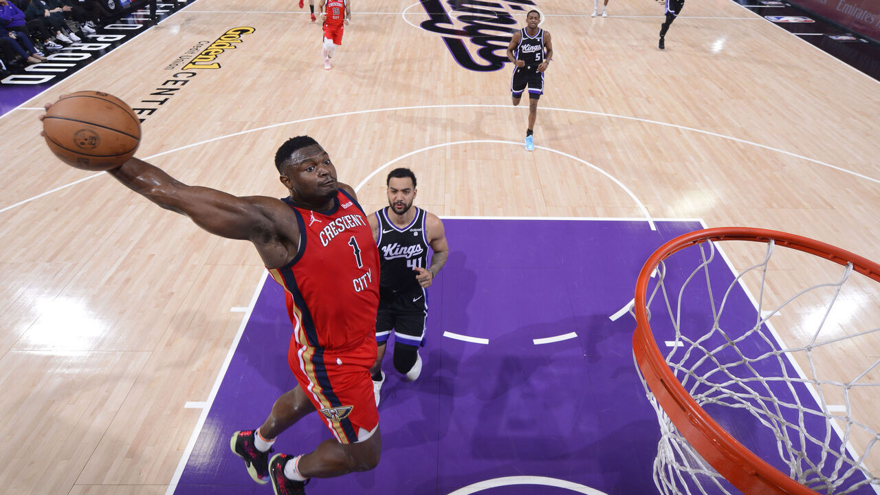 SACRAMENTO, CA - APRIL 11: Zion Williamson #1 of the New Orleans Pelicans dunks the ball during the game against the Sacramento Kings on April 11, 2024 at Golden 1 Center in Sacramento, California. Mandatory Copyright Notice: Copyright 2024 NBAE
