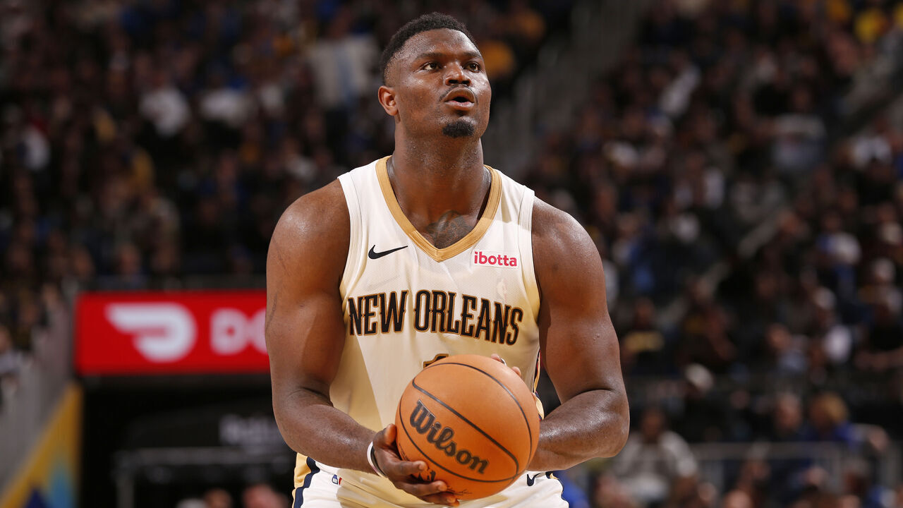SAN FRANCISCO, CA - APRIL 12: Zion Williamson #1 of the New Orleans Pelicans shoots a free throw during the game against the Golden State Warriors on April 12, 2024 at Chase Center in San Francisco, California. NOTE TO USER: User expressly acknowledges and agrees that, by downloading and or using this photograph, user is consenting to the terms and conditions of Getty Images License Agreement. Mandatory Copyright Notice: Copyright 2024 NBAE