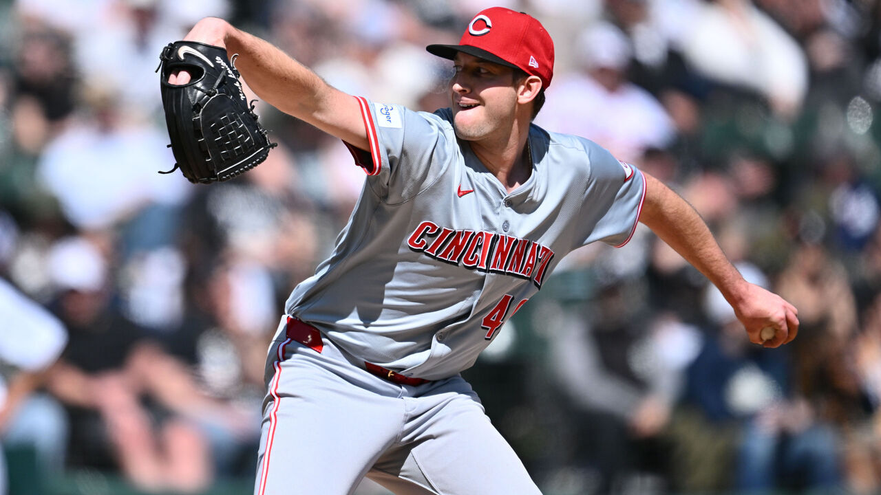 CHICAGO, IL - APRIL 13: Nick Lodolo #40 of the Cincinnati Reds pitches in the fourth inning against the Chicago White Sox at Guaranteed Rate Field on April 13, 2024 in Chicago, Illinois.