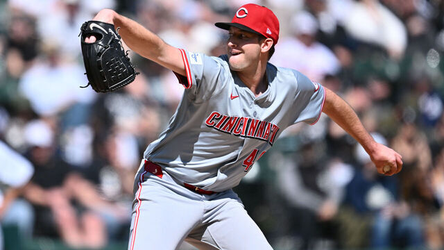 CHICAGO, IL - APRIL 13: Nick Lodolo #40 of the Cincinnati Reds pitches in the fourth inning against the Chicago White Sox at Guaranteed Rate Field on April 13, 2024 in Chicago, Illinois.