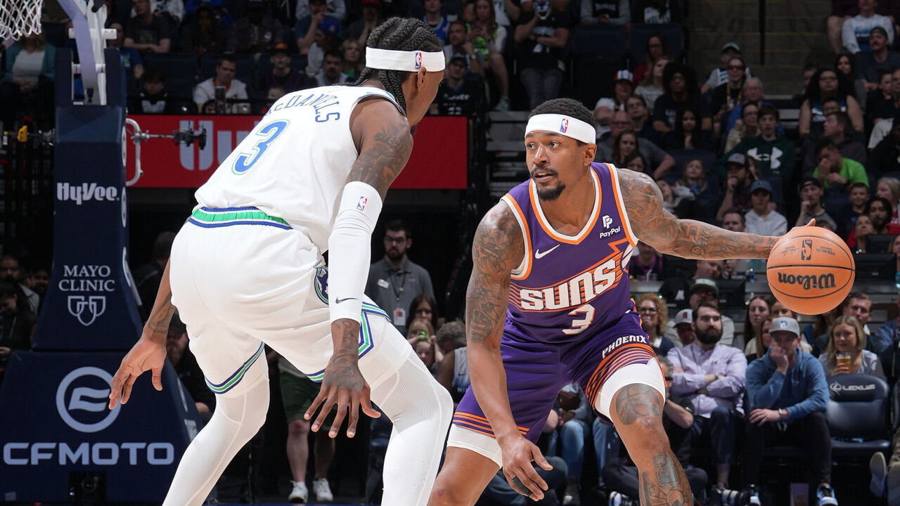 MINNEAPOLIS, MN - APRIL 14: Bradley Beal #3 of the Phoenix Suns handles the ball during the game against the Minnesota Timberwolves on April 14, 2024 at Target Center in Minneapolis, Minnesota. Mandatory Copyright Notice: Copyright 2024 NBAE