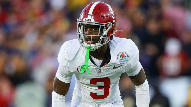 PASADENA, CA - JANUARY 01: Alabama Crimson Tide defensive back Terrion Arnold (3) lines up during the Alabama Crimson Tide game versus the Michigan Wolverines CFP Semifinal at the Rose Bowl Game on January, 1, 2024, at the Rose Bowl Stadium in Pasadena, CA.