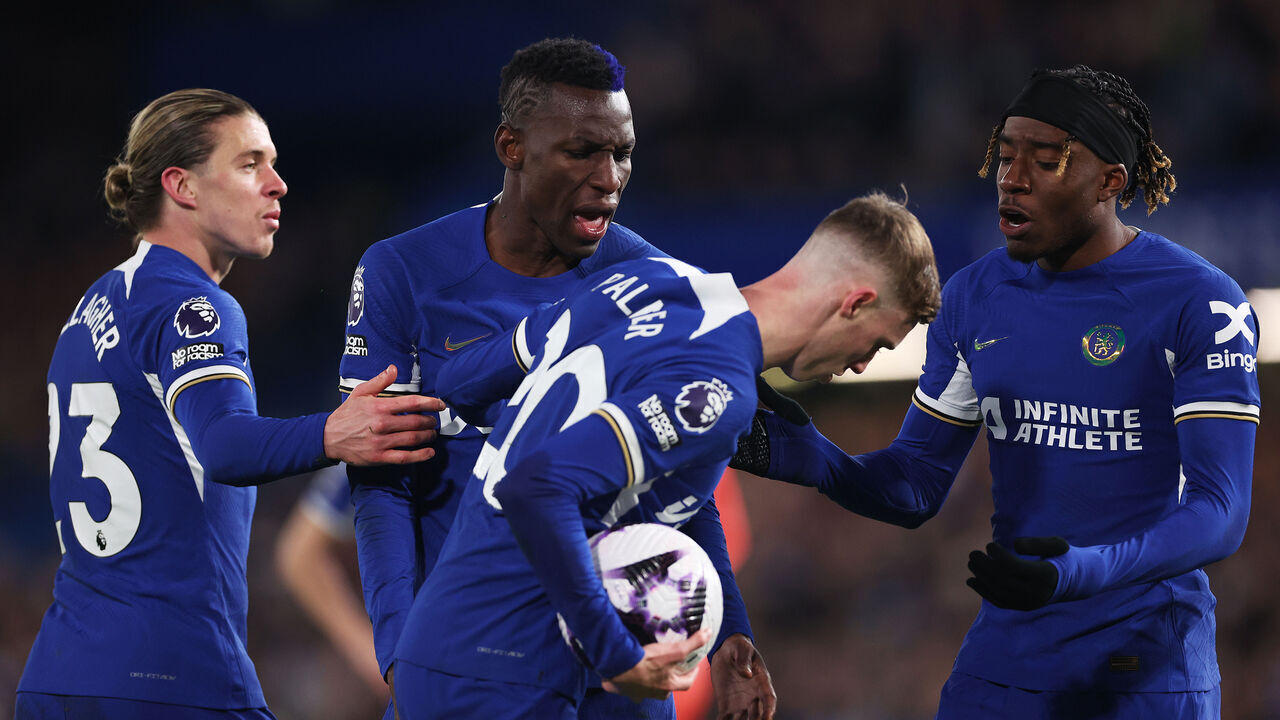 LONDON, ENGLAND - APRIL 15: Cole Palmer and Nicolas Jackson of Chelsea clash ahead of a penalty kick, as Conor Gallagher and Noni Madueke react during the Premier League match between Chelsea FC and Everton FC at Stamford Bridge on April 15, 2024 in London, England.