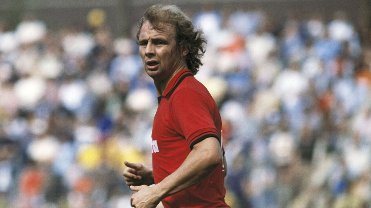 (GERMANY OUT) football, Bundesliga, 1978/1979, Wedau Stadium, MSV Duisburg versus Eintracht Frankfurt 0:2, scene of the match, Bernd Hoelzenbein (Eintracht)
