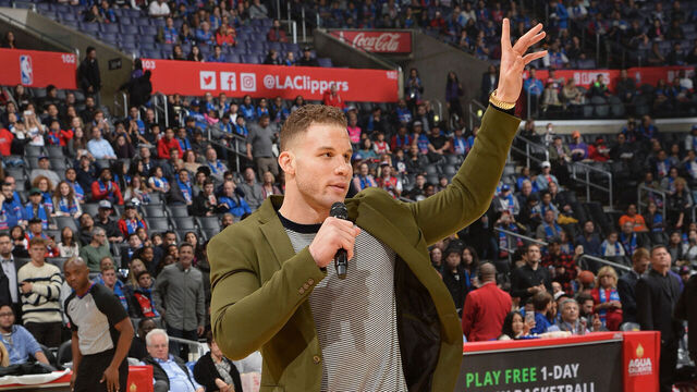 LOS ANGELES, CA - DECEMBER 20: Blake Griffin #32 of the LA Clippers waves to the crowd before the game against the Phoenix Suns on December 20, 2017 at STAPLES Center in Los Angeles, California. NOTE TO USER: User expressly acknowledges and agrees that, by downloading and/or using this photograph, user is consenting to the terms and conditions of the Getty Images License Agreement. Mandatory Copyright Notice: Copyright 2017 NBAE