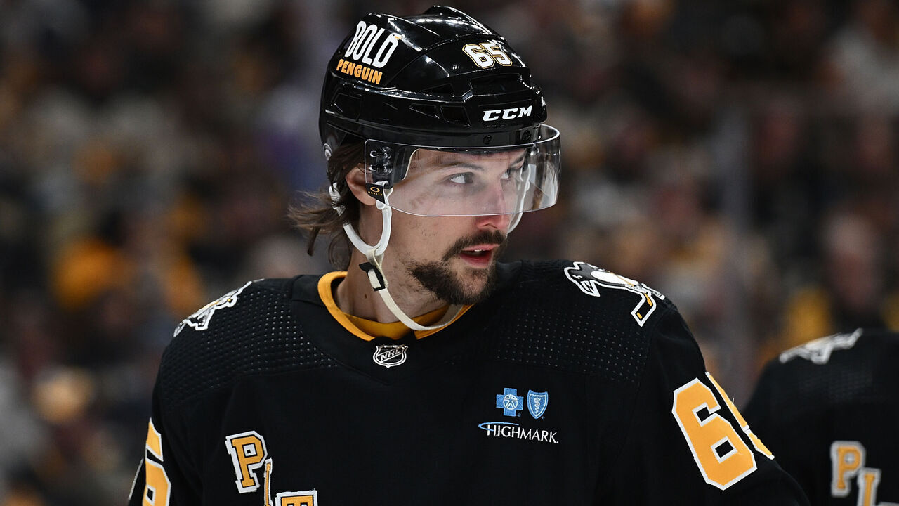 PITTSBURGH, PENNSYLVANIA - MARCH 28: Erik Karlsson #65 of the Pittsburgh Penguins looks on in the second period during the game against the Columbus Blue Jackets at PPG PAINTS Arena on March 28, 2024 in Pittsburgh, Pennsylvania.