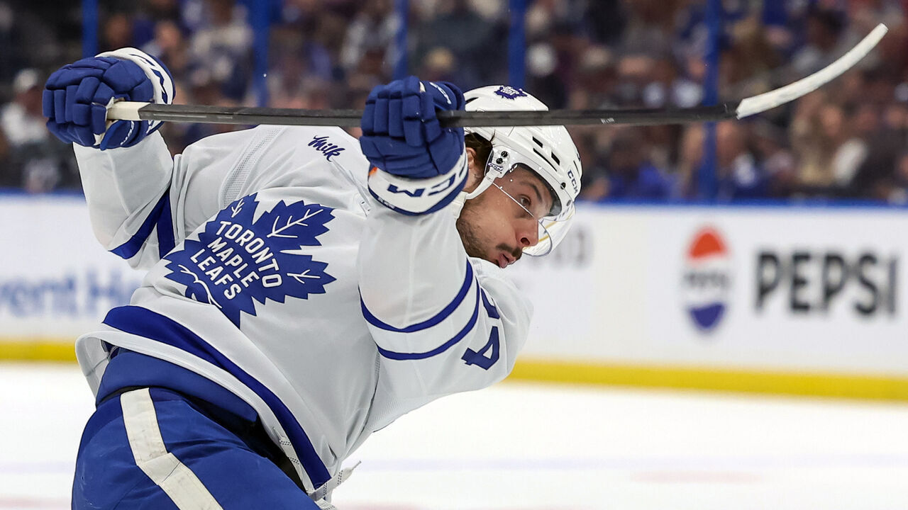 TAMPA, FL - APRIL 17: Auston Matthews #34 of the Toronto Maple Leafs shoots against the Tampa Bay Lightning during the first period at the Amalie Arena on April 17, 2024 in Tampa, Florida.
