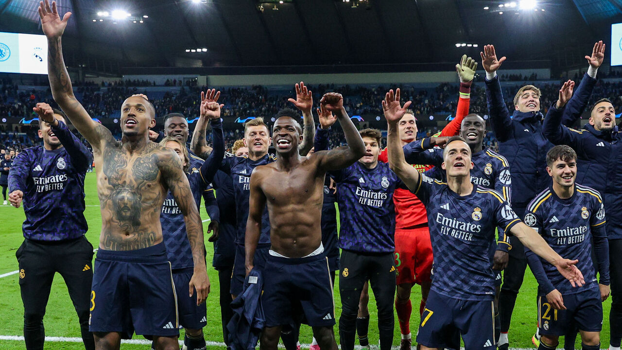 MANCHESTER, ENGLAND - APRIL 17: Real Madrid players celebrate after the UEFA Champions League quarter-final second leg match between Manchester City and Real Madrid CF at Etihad Stadium on April 17, 2024 in Manchester, England.