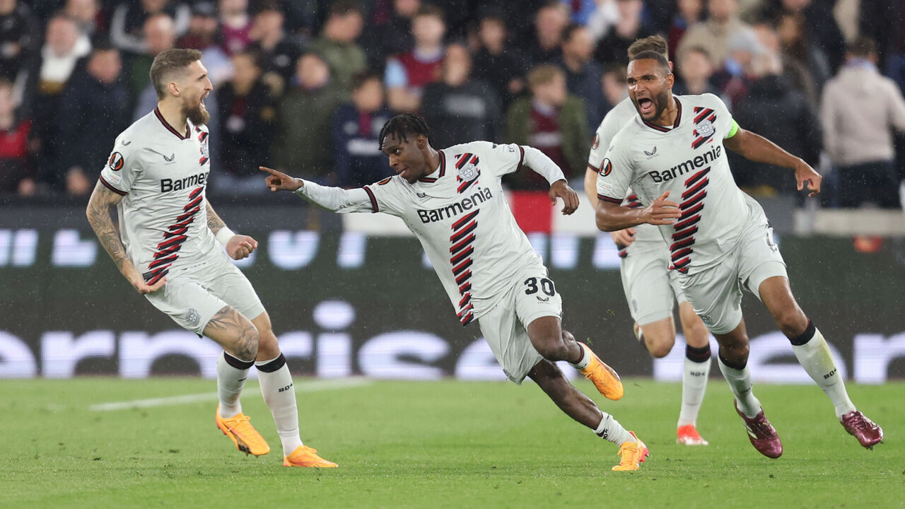 LONDON, ENGLAND - APRIL 18: Bayer 04 Leverkusen's Jeremie Frimpong celebrates scoring his side's first goal during the UEFA Europa League 2023/24 Quarter-Final second leg match between West Ham United FC and Bayer 04 Leverkusen at Olympic Stadium on April 18, 2024 in London, England.