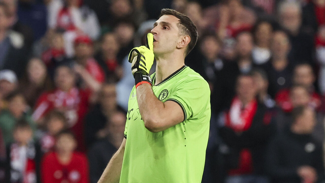 LILLE, FRANCE - APRIL 18: Emiliano Martinez #1 of Aston Villa AC is acting up during the UEFA Conference League Quarter-finals match between Lille and Aston Villa at Stade Pierre Mauroy on April 18, 2024 in Lille, France.