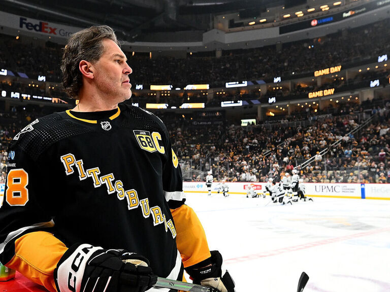 jagr-becomes-oldest-player-to-score-in-pro-hockey-game-thescore