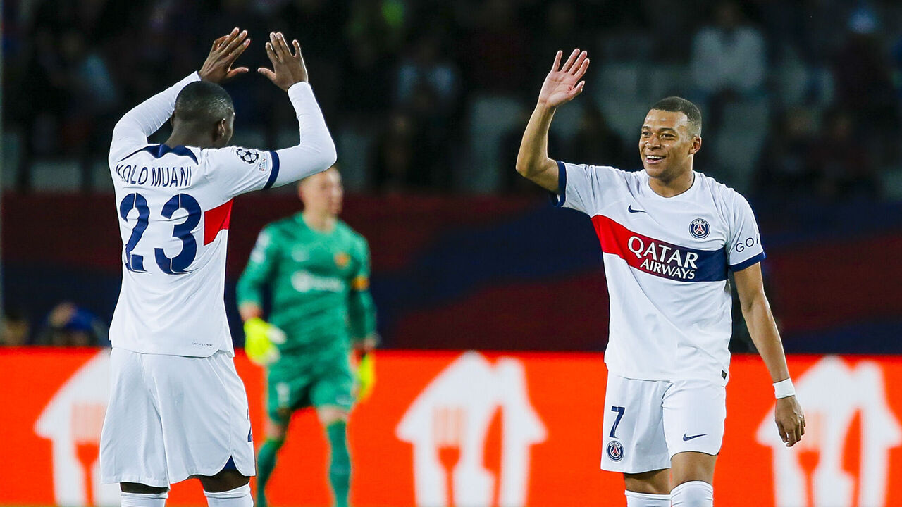 BARCELONA, SPAIN - APRIL 16: Paris Saint-Germain players after winning the Match of the quarts of final of Champions League between FC Barcelona and Paris Saint-Germain in Barcelona at the Estadi Olimpic Lluis Companys.