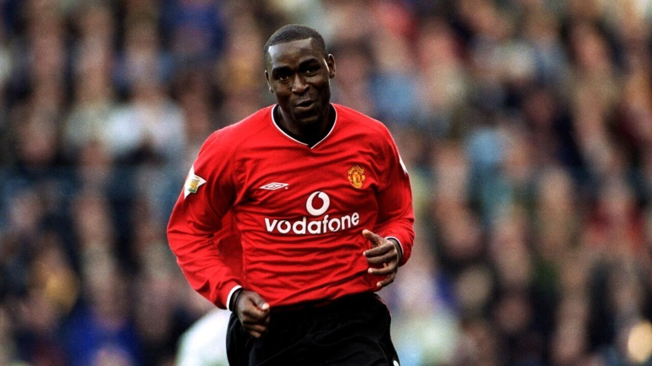 Manchester United's Andy Cole celebrates scoring the opening goal of the match
