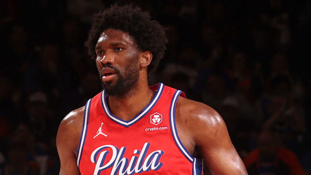 NEW YORK, NY - APRIL 22: Joel Embiid #21 of the Philadelphia 76ers handles the ball during the game against the New York Knicks during Round 1 Game 2 of the 2024 NBA Playoffs on April 22, 2024 at Madison Square Garden in New York City, New York. Mandatory Copyright Notice: Copyright 2024 NBAE