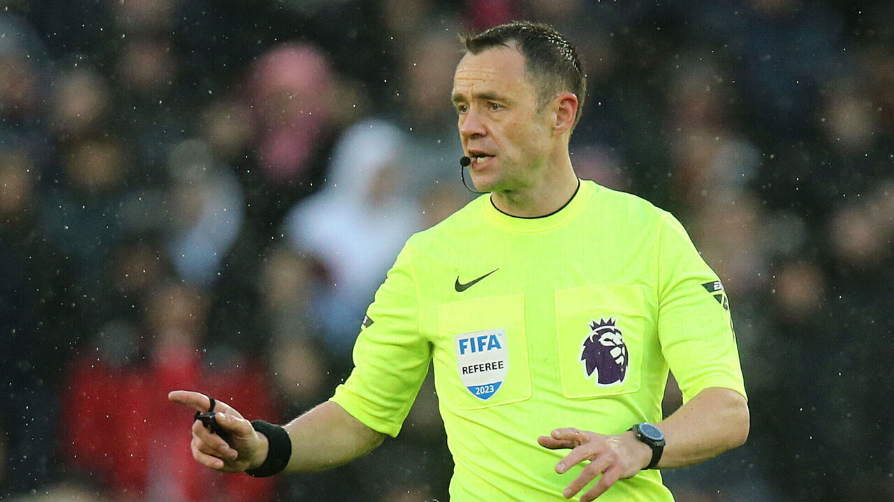 iSHEFFIELD, ENGLAND - DECEMBER 9: Referee Stuart Attwell issues his instructions during the Premier League match between Sheffield United and Brentford FC at Bramall Lane on December 9, 2023 in Sheffield, England.