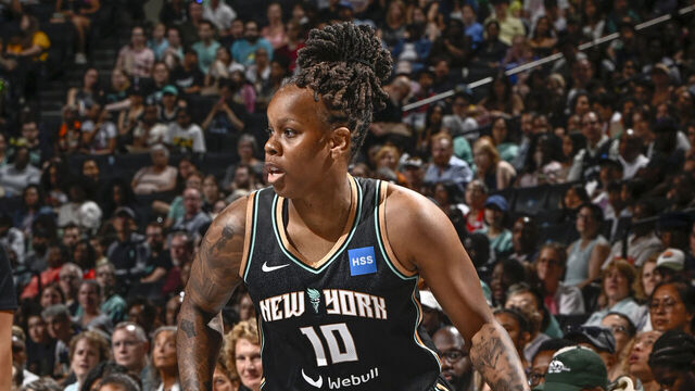 BROOKLYN, NY - JULY 23: Epiphanny Prince #10 of the New York Liberty handles the ball during the game on July 23, 2023 in Brooklyn, New York. Mandatory Copyright Notice: Copyright 2023 NBAE