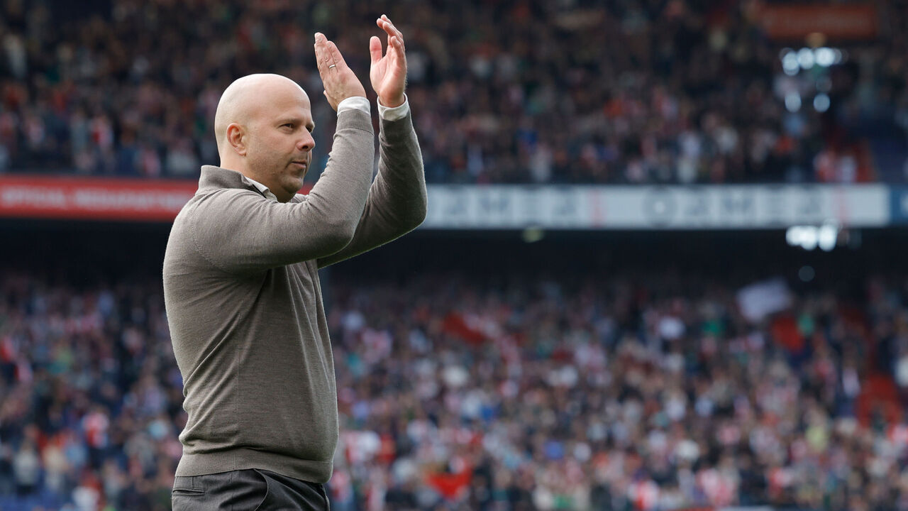 ROTTERDAM, NETHERLANDS - APRIL 7: Coach Arne Slot of Feyenoord celebrates the victory during the Dutch Eredivisie match between Feyenoord v Ajax at the Stadium Feijenoord on April 7, 2024 in Rotterdam Netherlands