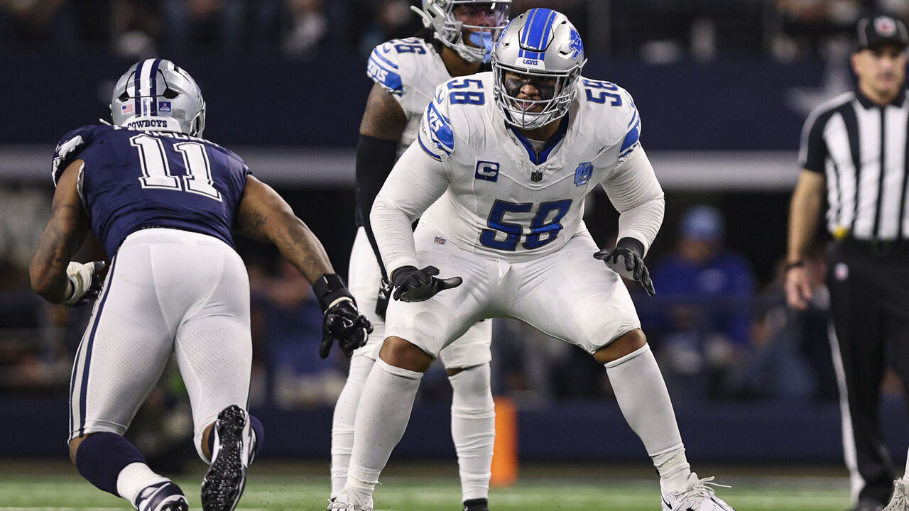 ARLINGTON, TX - DECEMBER 30: Penei Sewell #58 of the Detroit Lions drops back to block during an NFL football game against the Dallas Cowboys at AT&T Stadium on December 30, 2023 in Arlington, Texas.
